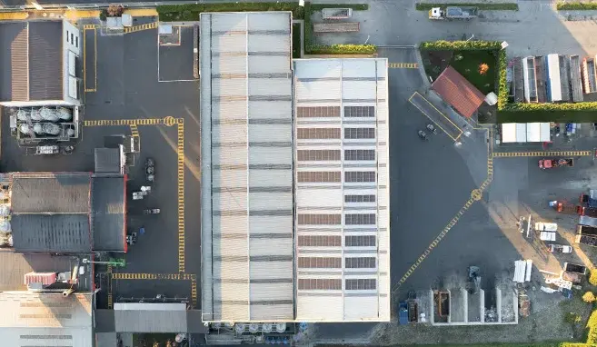 Das Firmengelände der Rosso S.r.l. in Fossano in einer Drohnenaufnahme.